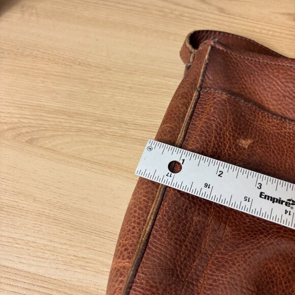 Duluth Trading Brown Pebbled Leather Saddle Sling Shoulder Bag Purse - Picture 9 of 15
